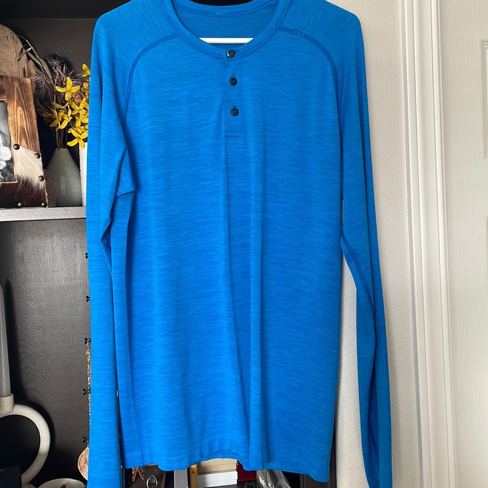 Men's Lululemon long sleeve Henley